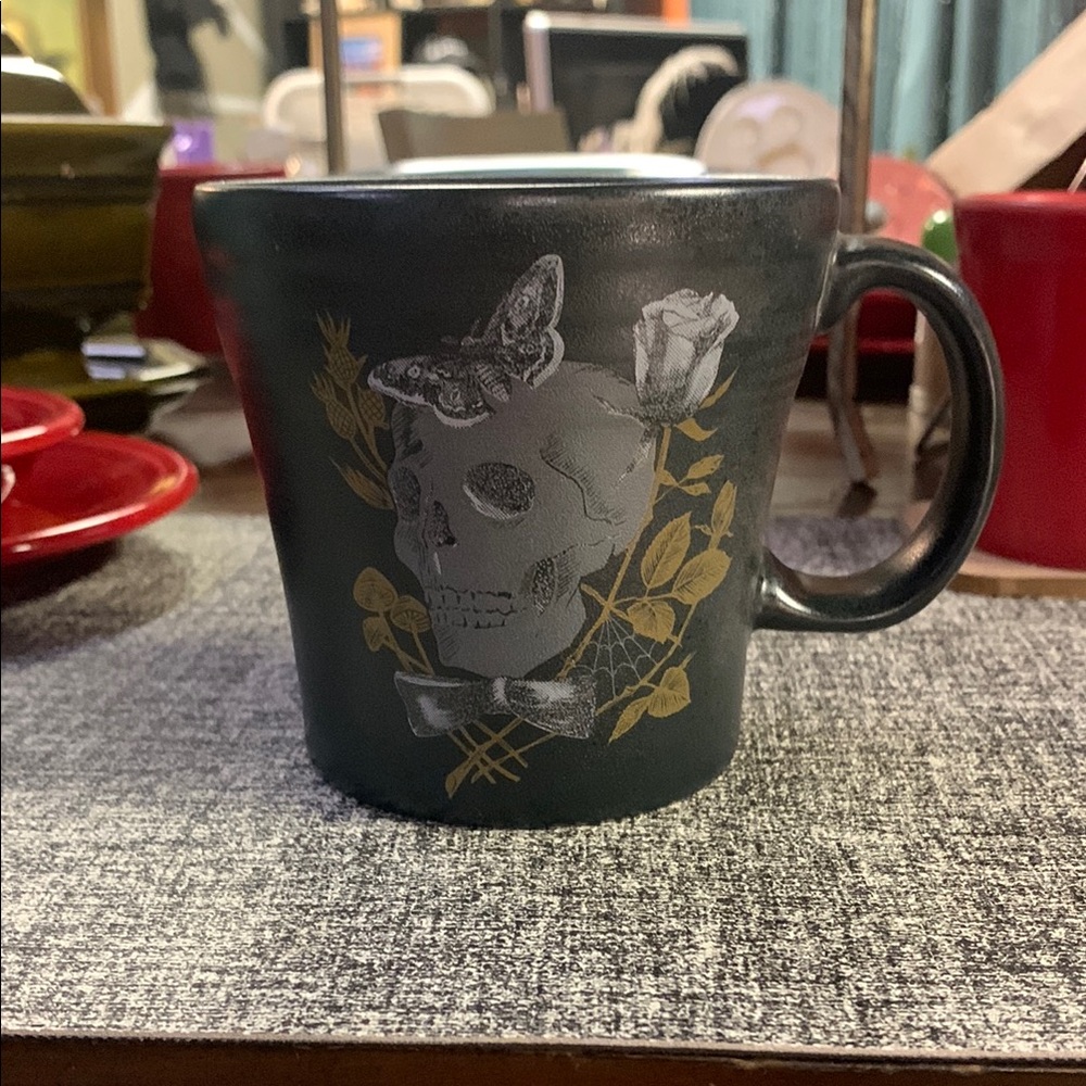 Fiesta Gothic black metallic skull tapered mug